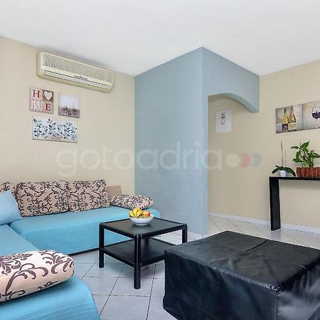 Holiday Home Darius With Hot Tub Makarska Buitenkant foto