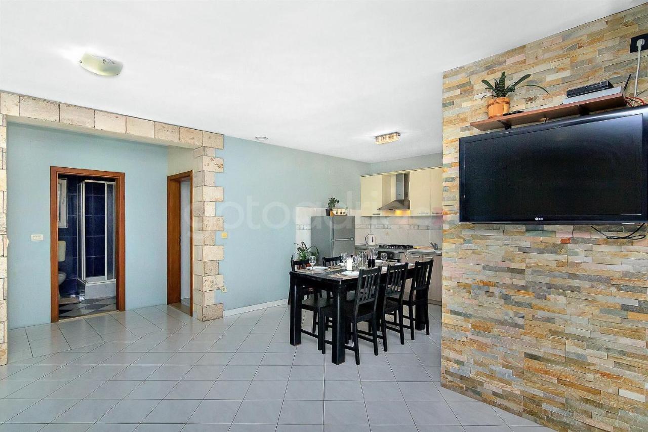 Holiday Home Darius With Hot Tub Makarska Buitenkant foto