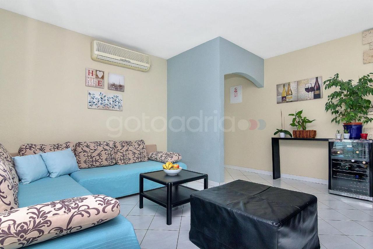 Holiday Home Darius With Hot Tub Makarska Buitenkant foto